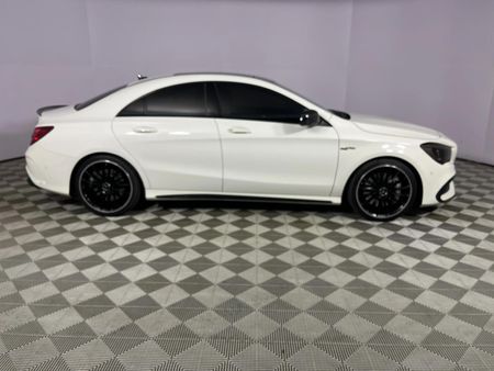 2017-Mercedes-AMG-CLA-45-AMG_17
