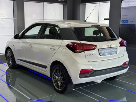 2019-Hyundai-i20-12-Motion_1