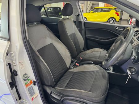 2019-Hyundai-i20-12-Motion_8