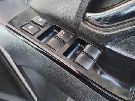 2018-Isuzu-D-Max-300-LX-Double-Cab_11