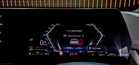 2023-BMW-X1-sDrive18d-M-Sport_11