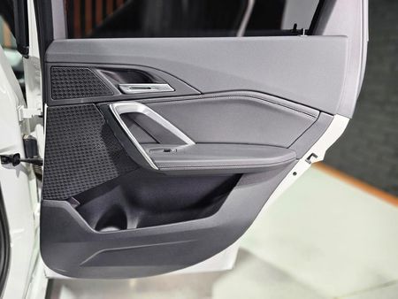 2023-BMW-X1-sDrive18d-M-Sport_17