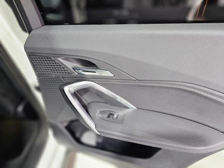 2023-BMW-X1-sDrive18d-M-Sport_18