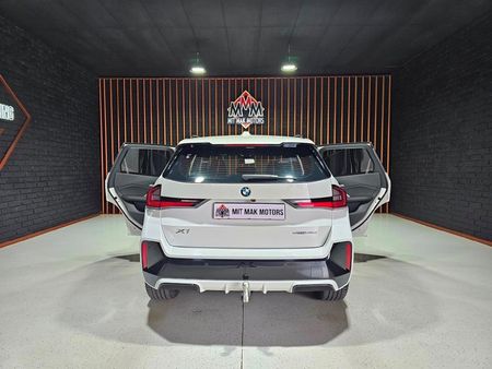 2023-BMW-X1-sDrive18d-M-Sport_24