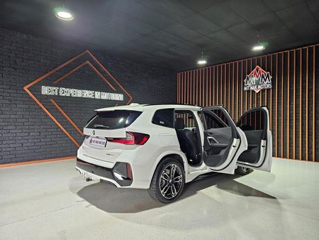 2023-BMW-X1-sDrive18d-M-Sport_25