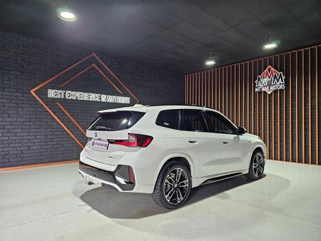 2023-BMW-X1-sDrive18d-M-Sport_26