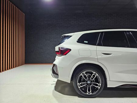 2023-BMW-X1-sDrive18d-M-Sport_28