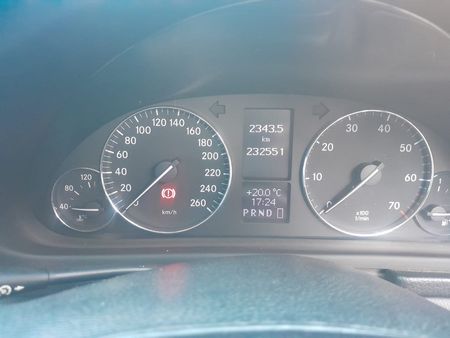2005-Mercedes-Benz-C-Class-Mercedes-C180-kompressor-automatic_7