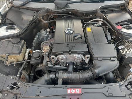 2005-Mercedes-Benz-C-Class-Mercedes-C180-kompressor-automatic_8