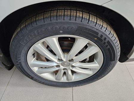 2013-Hyundai-ix35-20-GLS-Executive_9
