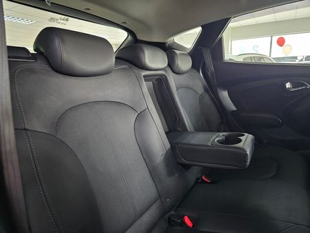 2013-Hyundai-ix35-20-GLS-Executive_12