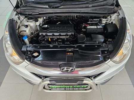 2013-Hyundai-ix35-20-GLS-Executive_4
