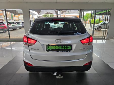 2013-Hyundai-ix35-20-GLS-Executive_7