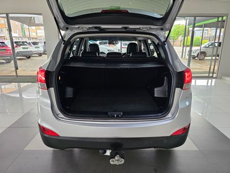 2013-Hyundai-ix35-20-GLS-Executive_8