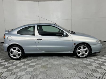 2000-Renault-Megane-20-RSi-Sport-Coupe_12