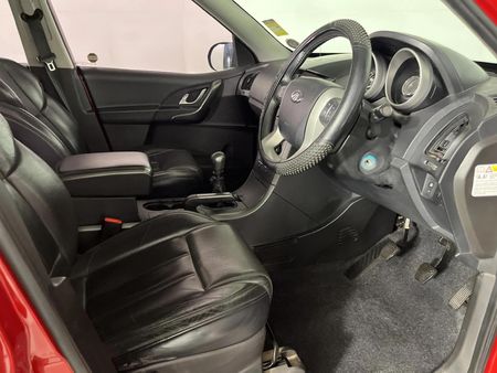 2017-Mahindra-XUV-500-22D-mHawk-7-seat-W8_9