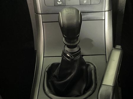 2017-Mahindra-XUV-500-22D-mHawk-7-seat-W8_10