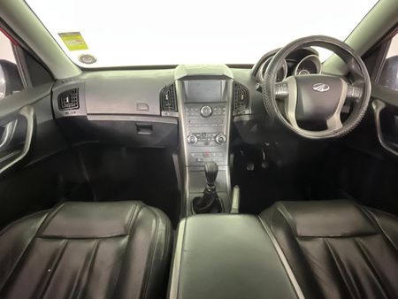 2017-Mahindra-XUV-500-22D-mHawk-7-seat-W8_1