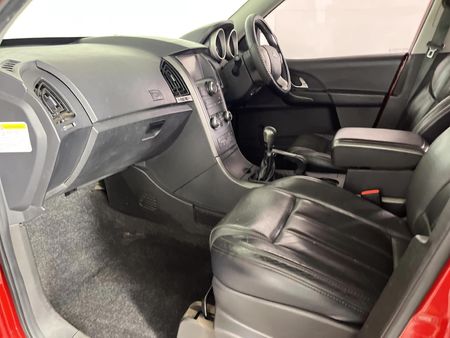 2017-Mahindra-XUV-500-22D-mHawk-7-seat-W8_8