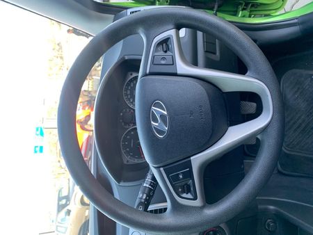 2012-Hyundai-i20-16_7