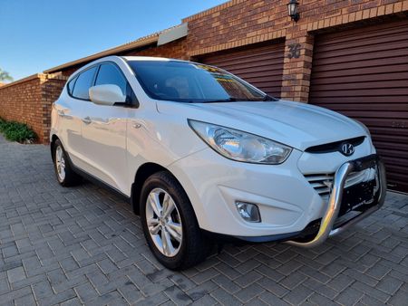 2013-Hyundai-ix35-20-GLS-Executive_0