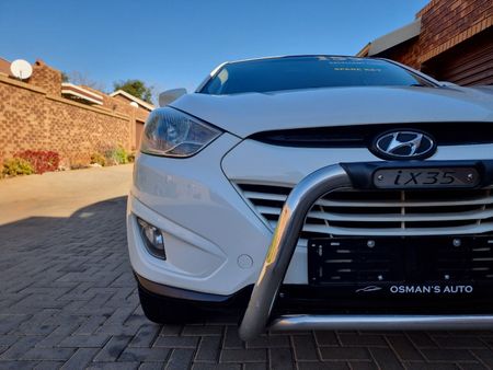 2013-Hyundai-ix35-20-GLS-Executive_15