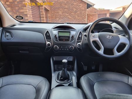 2013-Hyundai-ix35-20-GLS-Executive_1