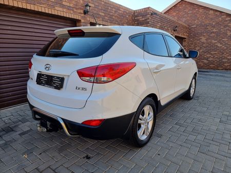 2013-Hyundai-ix35-20-GLS-Executive_6