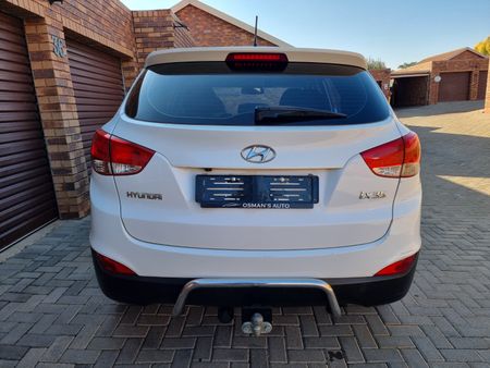 2013-Hyundai-ix35-20-GLS-Executive_7