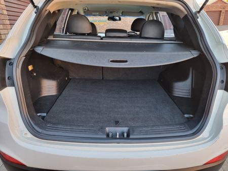 2013-Hyundai-ix35-20-GLS-Executive_8