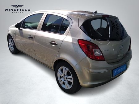2010-Opel-Corsa-14-Essentia-5-dr_4