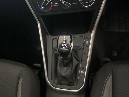 2025-Volkswagen-Polo-10-TSI-Life-Auto_11