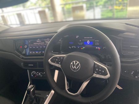 2025-Volkswagen-Polo-10-TSI-Life-Auto_12
