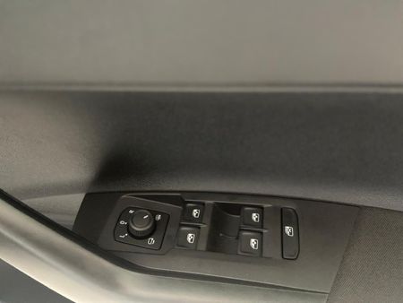 2025-Volkswagen-Polo-10-TSI-Life-Auto_8