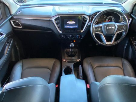 2023-Isuzu-D-Max-19-DDI-HR-LS-Extended-Cab_15