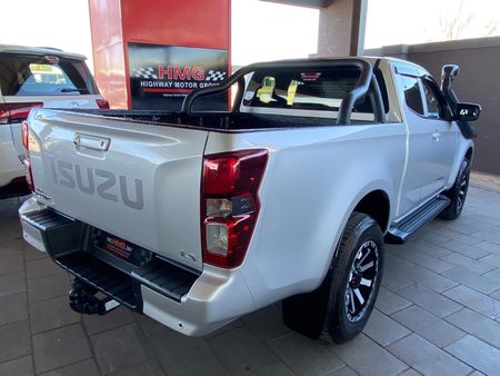 2023-Isuzu-D-Max-19-DDI-HR-LS-Extended-Cab_2
