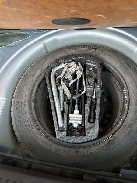 2011-Volkswagen-Polo-14-Comfortline_20