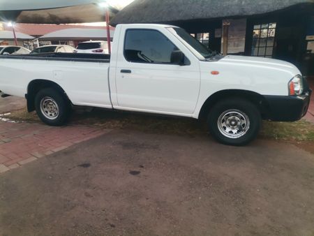 2018-Nissan-NP300-NP300-LWB-SC_3