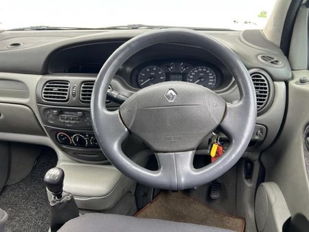 2001-Renault-Megane-Scenic-16-RXE_8