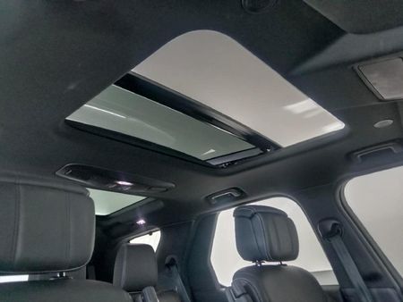 2023-Land-Rover-Discovery-30-TD-HSE-R-Dynamic-D300_11