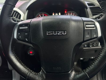 2019-Isuzu-D-Max-300-LX-Double-Cab_8