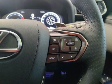 2025-Lexus-LX-Lexus-700H-LX-F-Sport_9