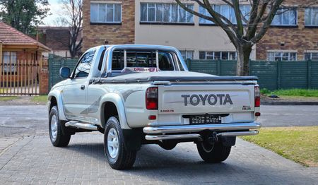 2004-Toyota-Hilux-30-KZ-TE-Legend-35_1