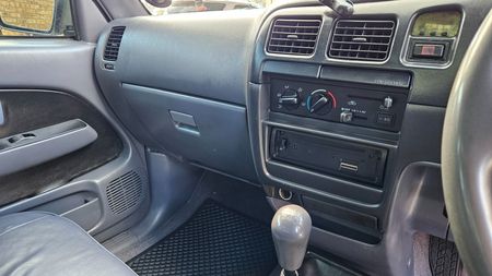 2004-Toyota-Hilux-30-KZ-TE-Legend-35_22