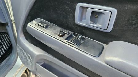 2004-Toyota-Hilux-30-KZ-TE-Legend-35_26