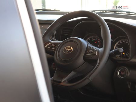 2025-Toyota-Rumion-15-TX-Auto_17