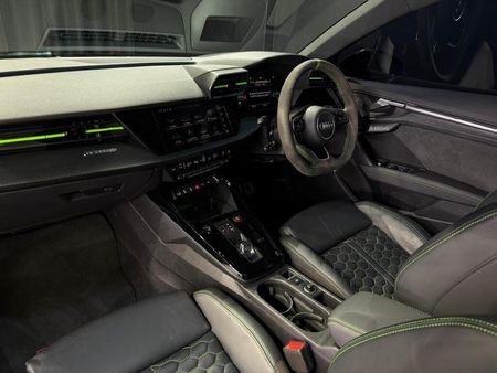 2023-Audi-RS3-Sportback-Quattro-Auto_12