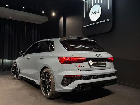 2023-Audi-RS3-Sportback-Quattro-Auto_4