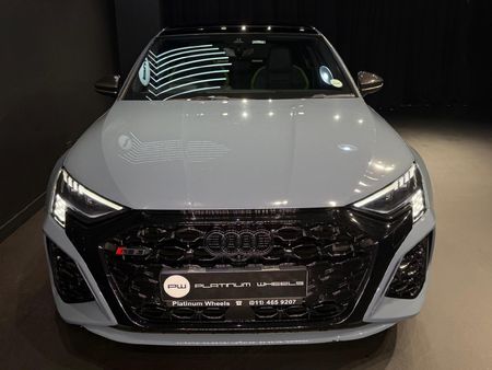 2023-Audi-RS3-Sportback-Quattro-Auto_6
