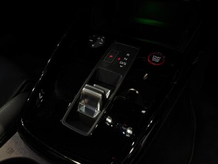 2023-Audi-RS3-Sportback-Quattro-Auto_8